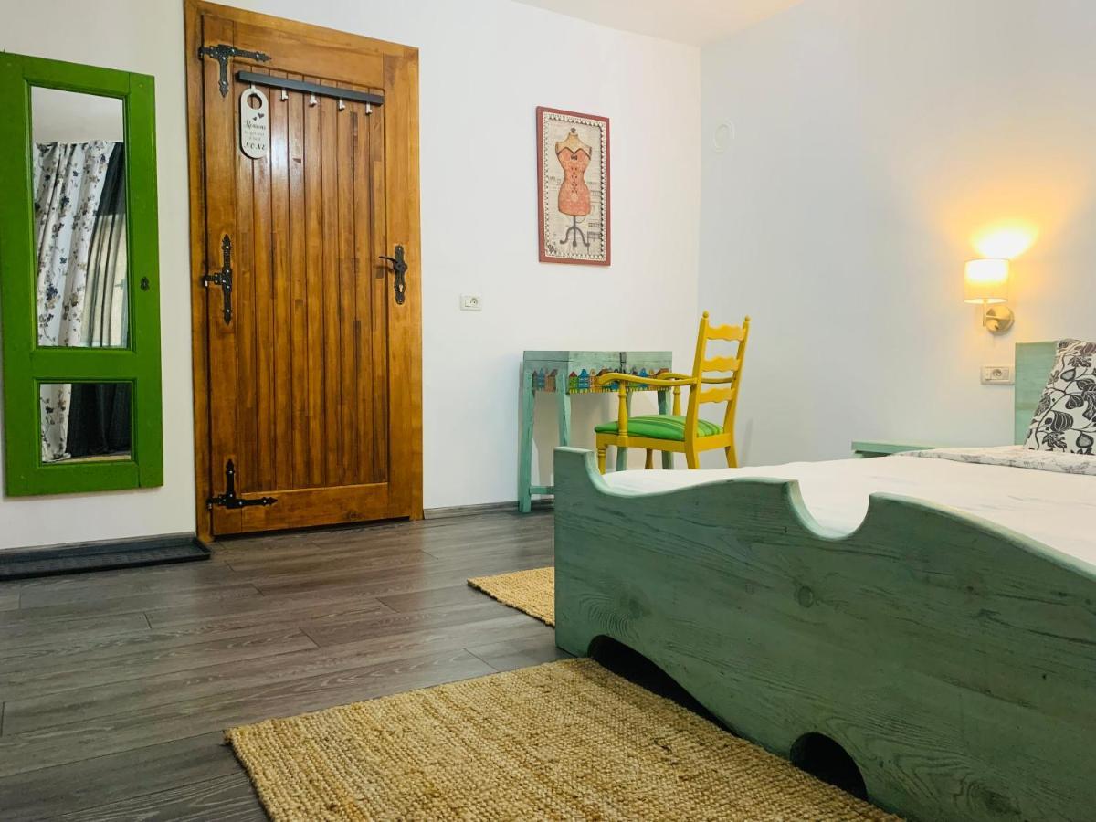 Casa "La Moara Din Gradina" Hotel Eftimie Murgu ภายนอก รูปภาพ