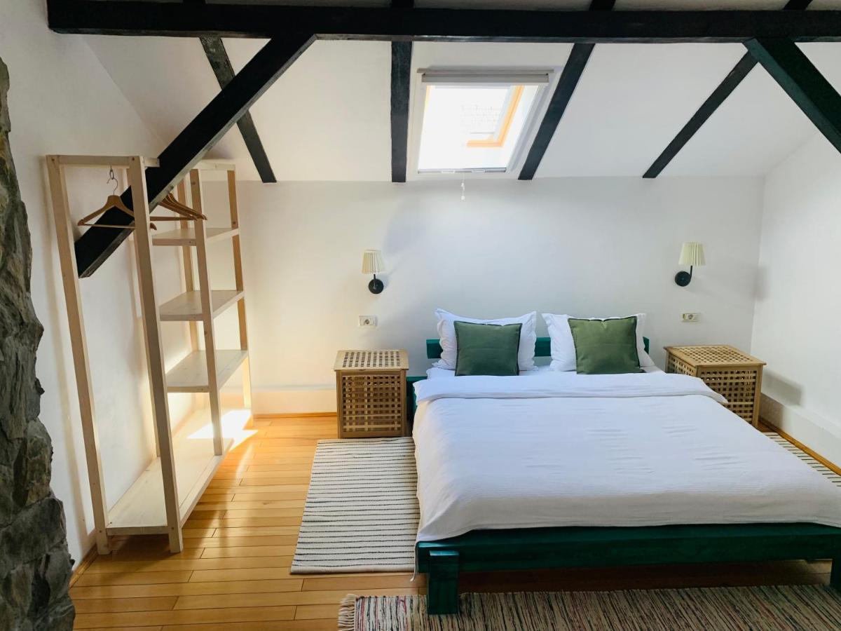 Casa "La Moara Din Gradina" Hotel Eftimie Murgu ภายนอก รูปภาพ