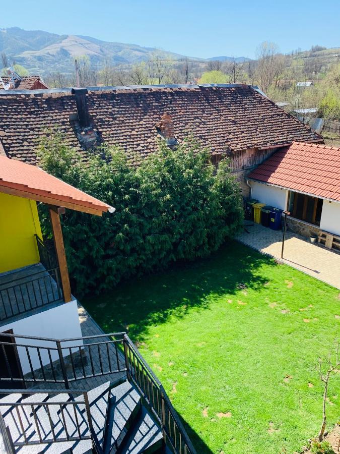 Casa "La Moara Din Gradina" Hotel Eftimie Murgu ภายนอก รูปภาพ