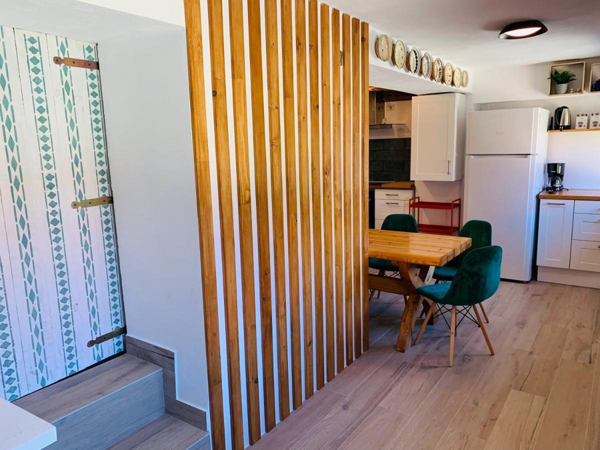 Casa "La Moara Din Gradina" Hotel Eftimie Murgu ภายนอก รูปภาพ