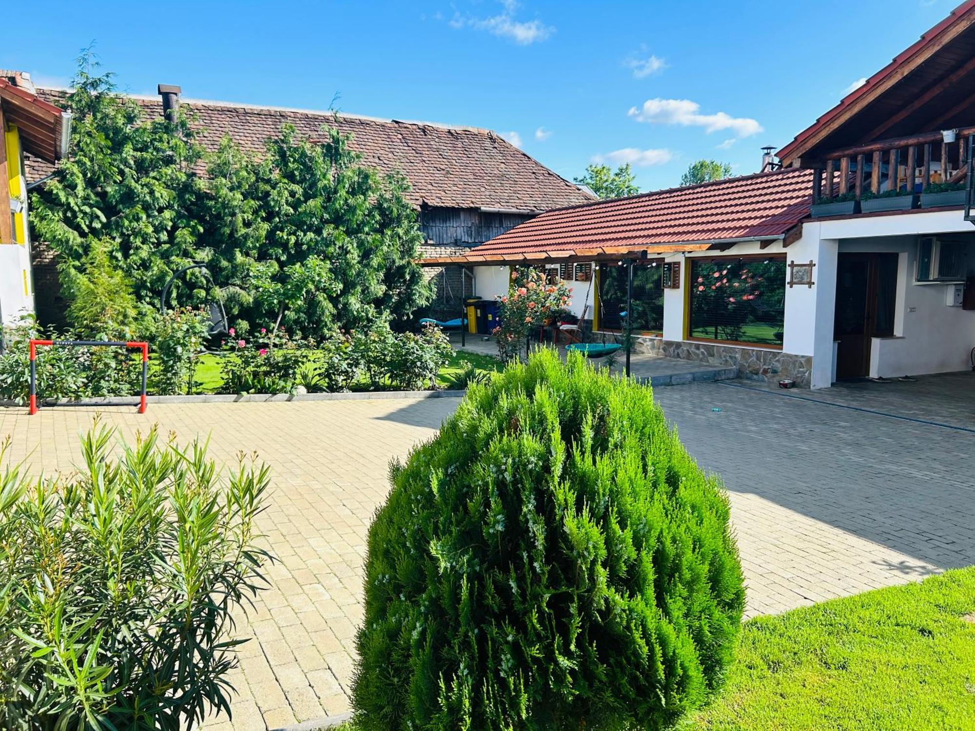 Casa "La Moara Din Gradina" Hotel Eftimie Murgu ภายนอก รูปภาพ