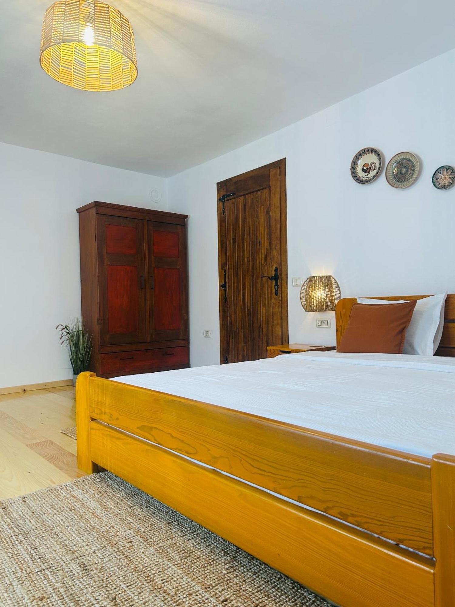 Casa "La Moara Din Gradina" Hotel Eftimie Murgu ภายนอก รูปภาพ