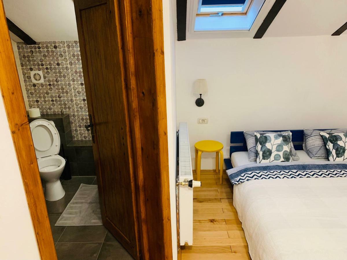 Casa "La Moara Din Gradina" Hotel Eftimie Murgu ภายนอก รูปภาพ